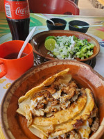 La Choza Del Taco food