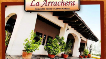 La Arrachera outside