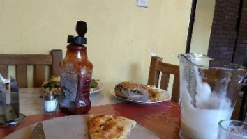 Pizza La Cabaña inside