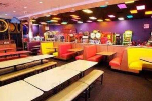 Peter piper pizza inside
