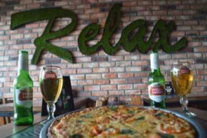 Relax Pizza food