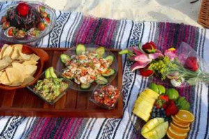 Picnic A La Playa food