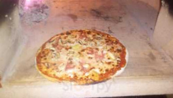 Pizzeria "Fuoco e Legna" food