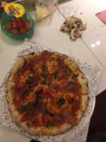 Pizzeria Capisci food