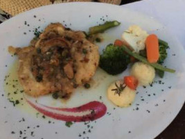 Elaines Fine Dining Restaurant & Lounge food