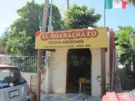 El Huarachazo outside