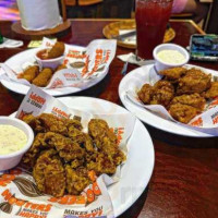 Hooters Party Center food