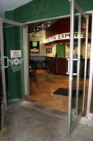 Wing Stop Montejo inside