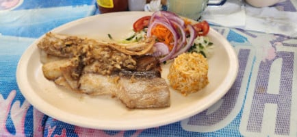 El Yaqui Costa Azul food