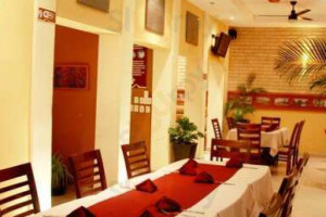 Olivos Fusión Restaurant- Bar- Café inside