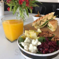 La Botica Kitchen Juicery Comida