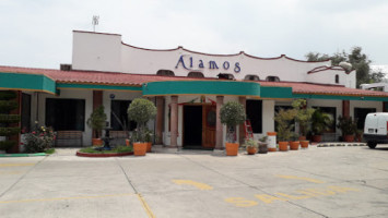 Los Alamos Restaurant Bar outside