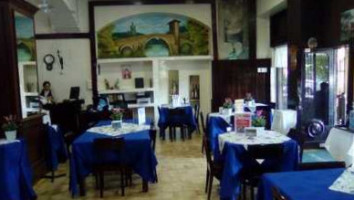 La Bilbaina Restaurante inside