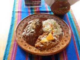 Treinta Y Dos Delicias De Mexico food