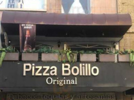 Pizza Bolillo outside
