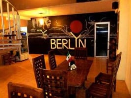 Berliner Cafe inside