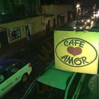 Café Amor outside