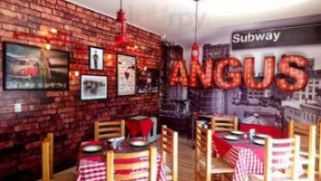 Angus Restaurante Bar inside