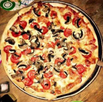 Sim's Pizzeria & Bar food