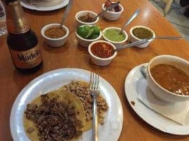 Taqueria El Trompo De K'los food