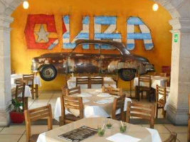 La Plazuela Restaurante Cubano inside