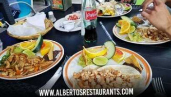 Albertos Puerta Maya food