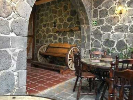 Los Faroles Cafe inside