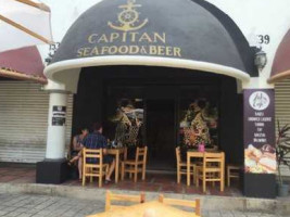 El Capitan, Sea food and beer inside
