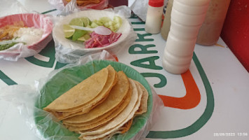 Tacos El Güero De Barbacoa food