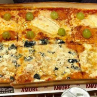 Pizza Amore Sotelo food