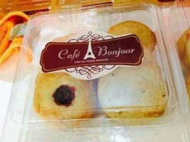 Café Bonjour food
