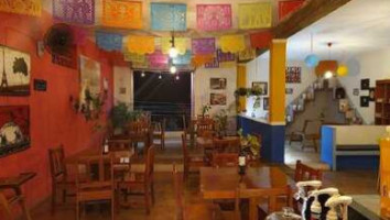 Luna Café inside