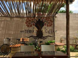 Tierra Cafe outside
