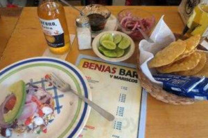 Benja's Bar food