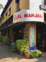 El Manjar outside