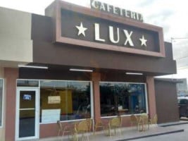 Cafeteria Lux food