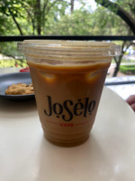 Joselo Cafe inside