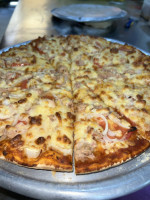 Hector's Pizza food