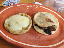 Yaca Restaurante food