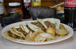 Tacos Y Hamburguesas Los Morales food