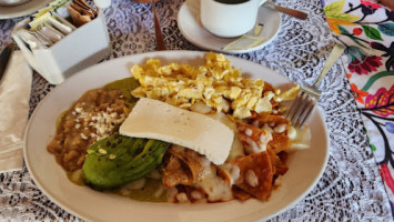 Los Chilaquiles food