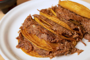 Los Mejores Tacos De Barbacoa food