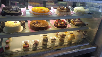 Paulette Pâtisserie food