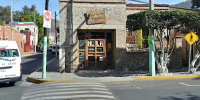 Puerta Niebla outside