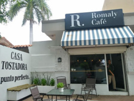 Romaly Café outside