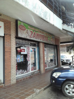 Panadería Zanubia outside