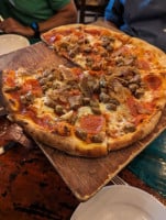 Betuccini's Pizzaeria Trattoria food