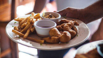 Hippos Marina Lounge food