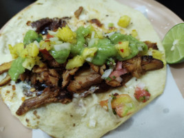 Tacos El Paisa Ii food