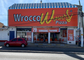 Wrocco Wrowers Pizza outside